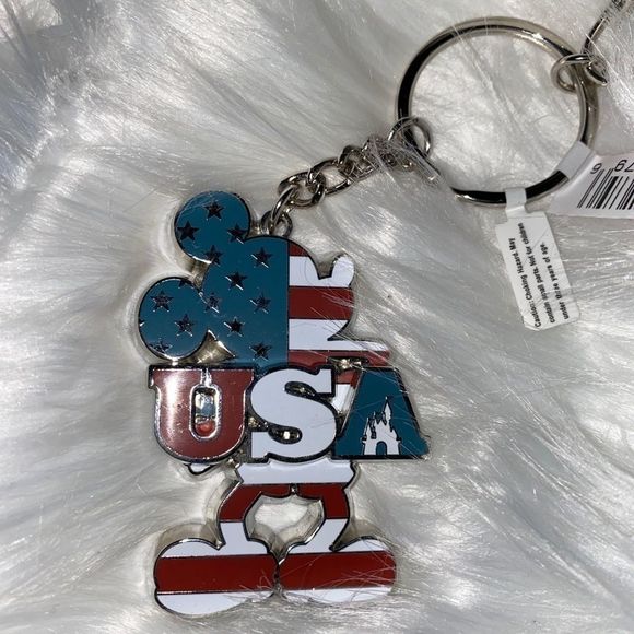 Disney Parks Mickey Mouse USA Patriotic Keychain - Picture 1 of 4